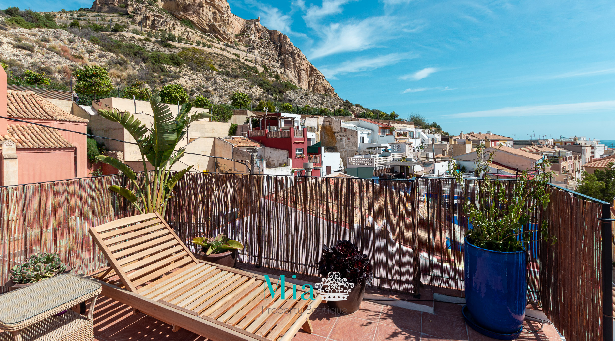 Idyllic House with Roof Terrace , Old Town Alicante MIA Property