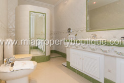 chalet con jardin piscina elche