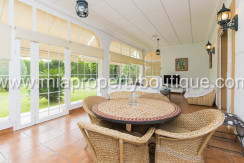 chalet con jardin piscina elche