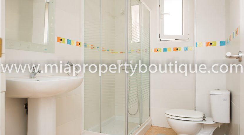 el-campello-4-bedroom-apartment-town-centre-bargain