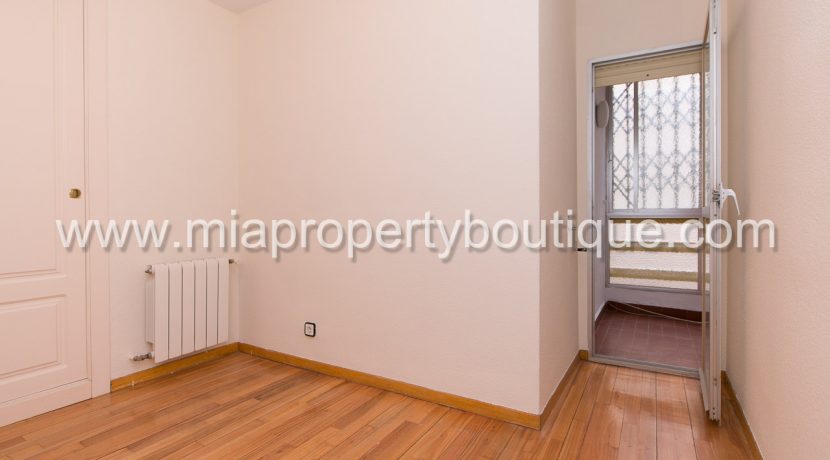 alicante city centre flat to rent buy