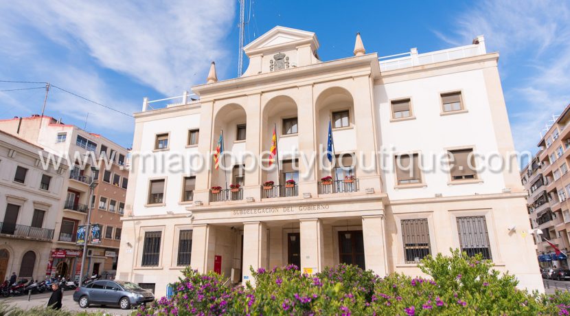 alicante city centre flat to rent buy