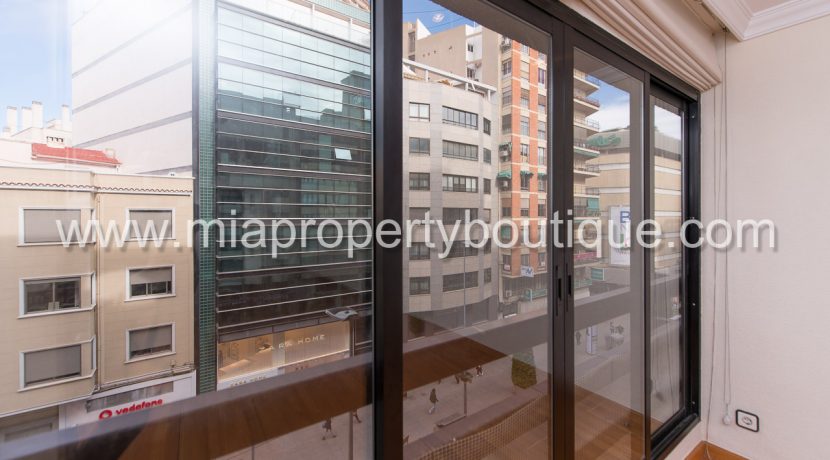 alicante city centre flat to rent buy