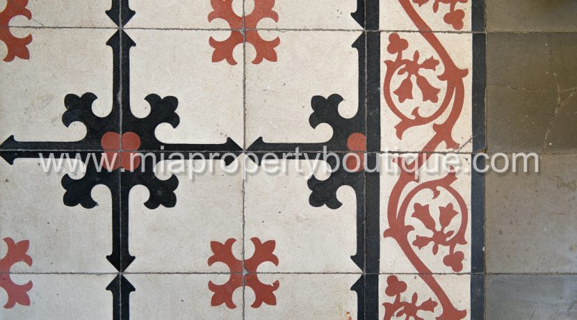 alicante city centre near market apartment for sale