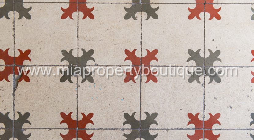 alicante city centre near market apartment for sale