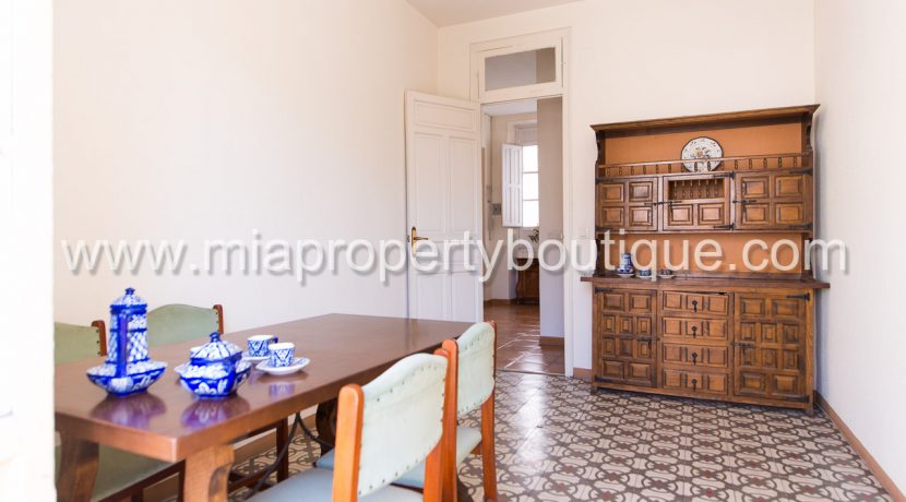 alicante city centre near market apartment for sale-39