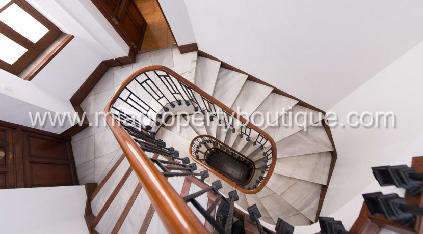 alicante city centre near market apartment for sale