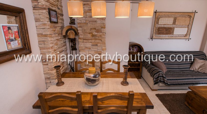 el campllo se vende piso 3 habitaciones