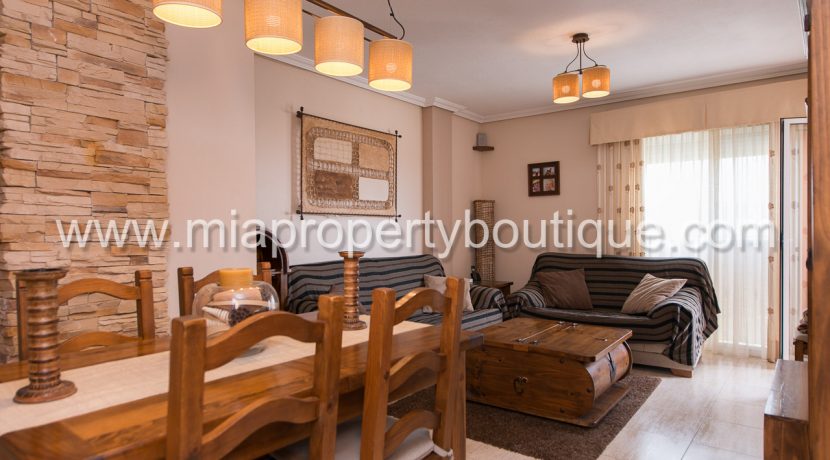 el campllo se vende piso 3 habitaciones