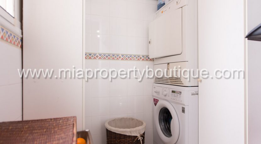 el campllo se vende piso 3 habitaciones