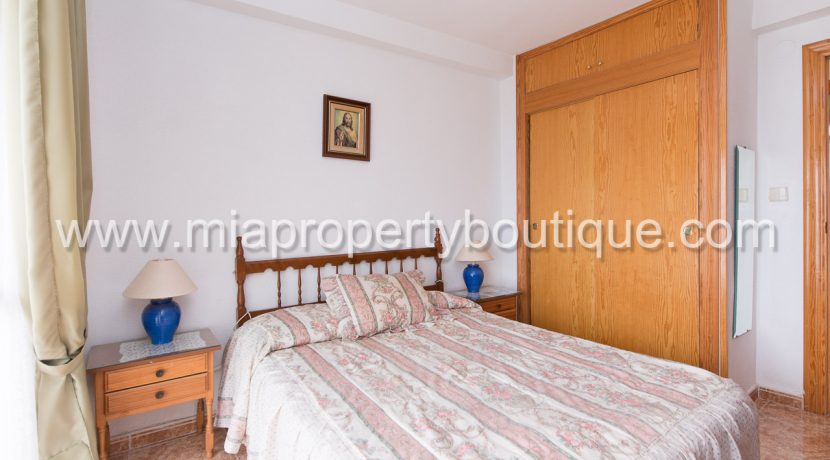 se vende apartamento playa muchavista costa blanca