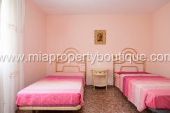 alicante city center apartment with balcony