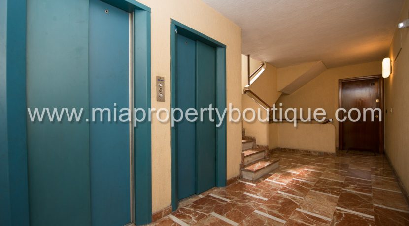 alicante city center apartment with balcony