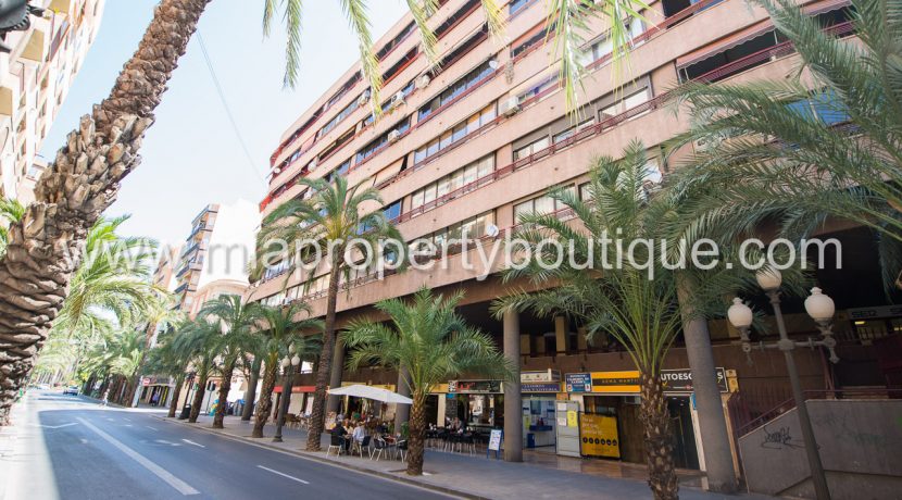 alicante city center apartment with balcony