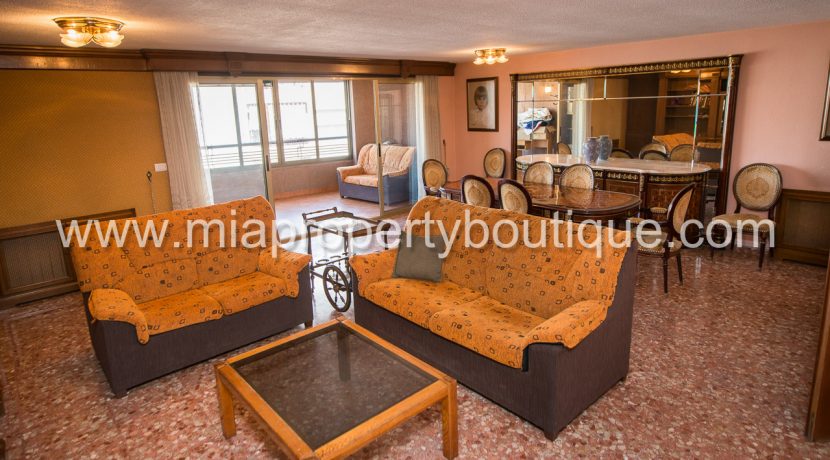 alicante city center apartment with balcony