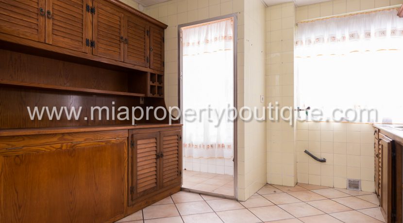 alicante city center apartment with terrace for sale