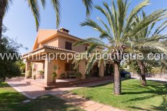 los girasoles alicante villa for sale