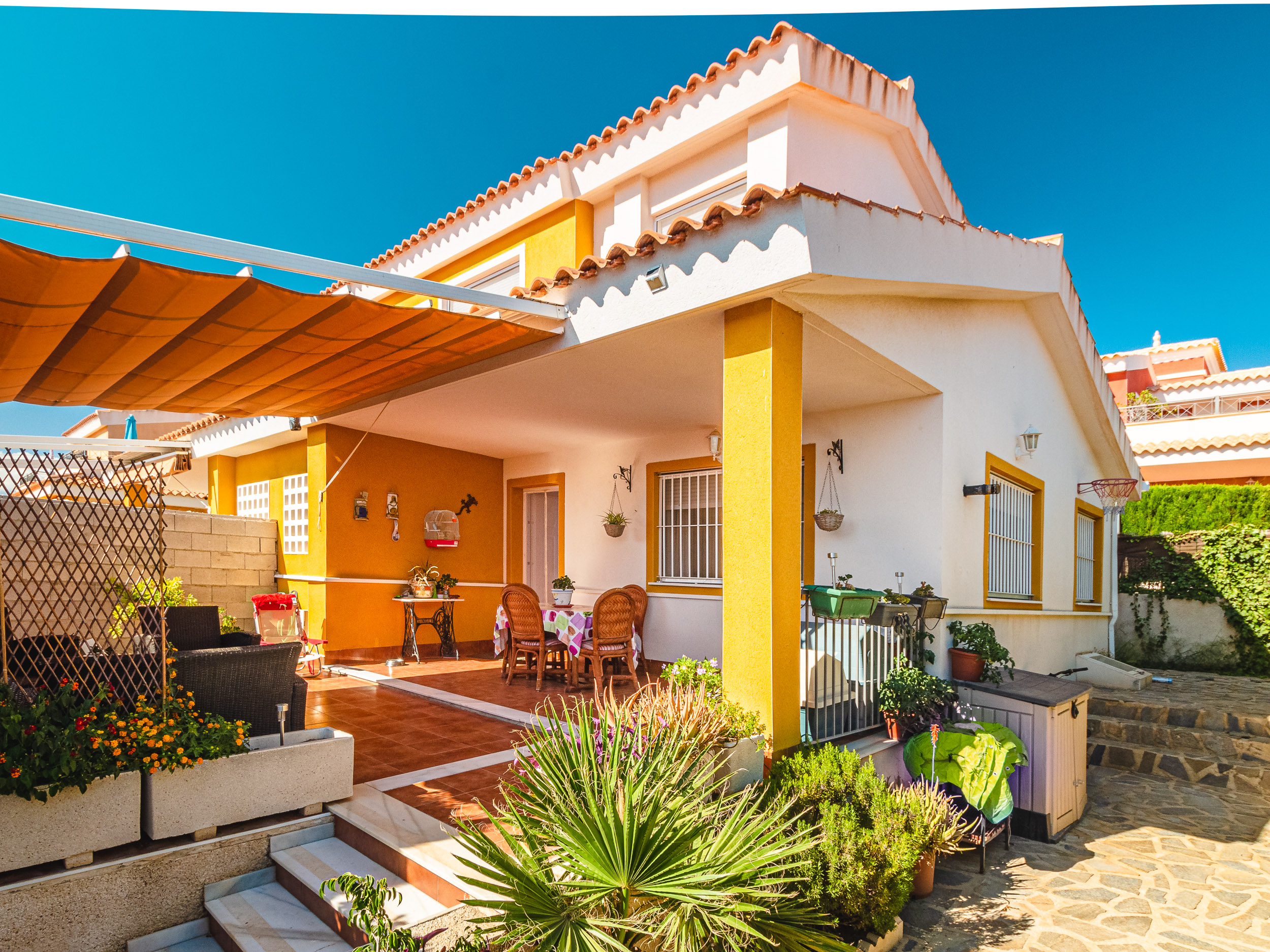 Charming House, Busot