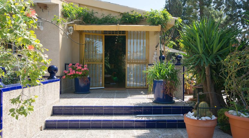 09-entrada-chalet-venta-la_torre-el_rebolledo-alicante_pedanias-alicante