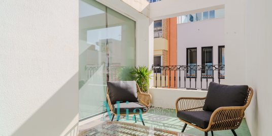 A roof terrace, and high ceilings!