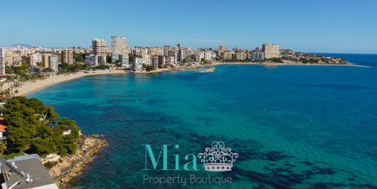 Exclusive Beachfront Apartment in Alicante: Iconic Design & Breathtaking Views